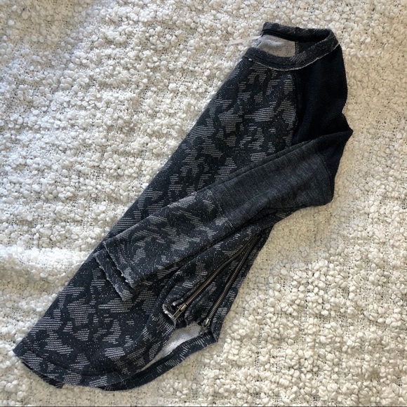 Free People Thermal Grey & Black Lace printed top with Zippers XS - Picture 9 of 9